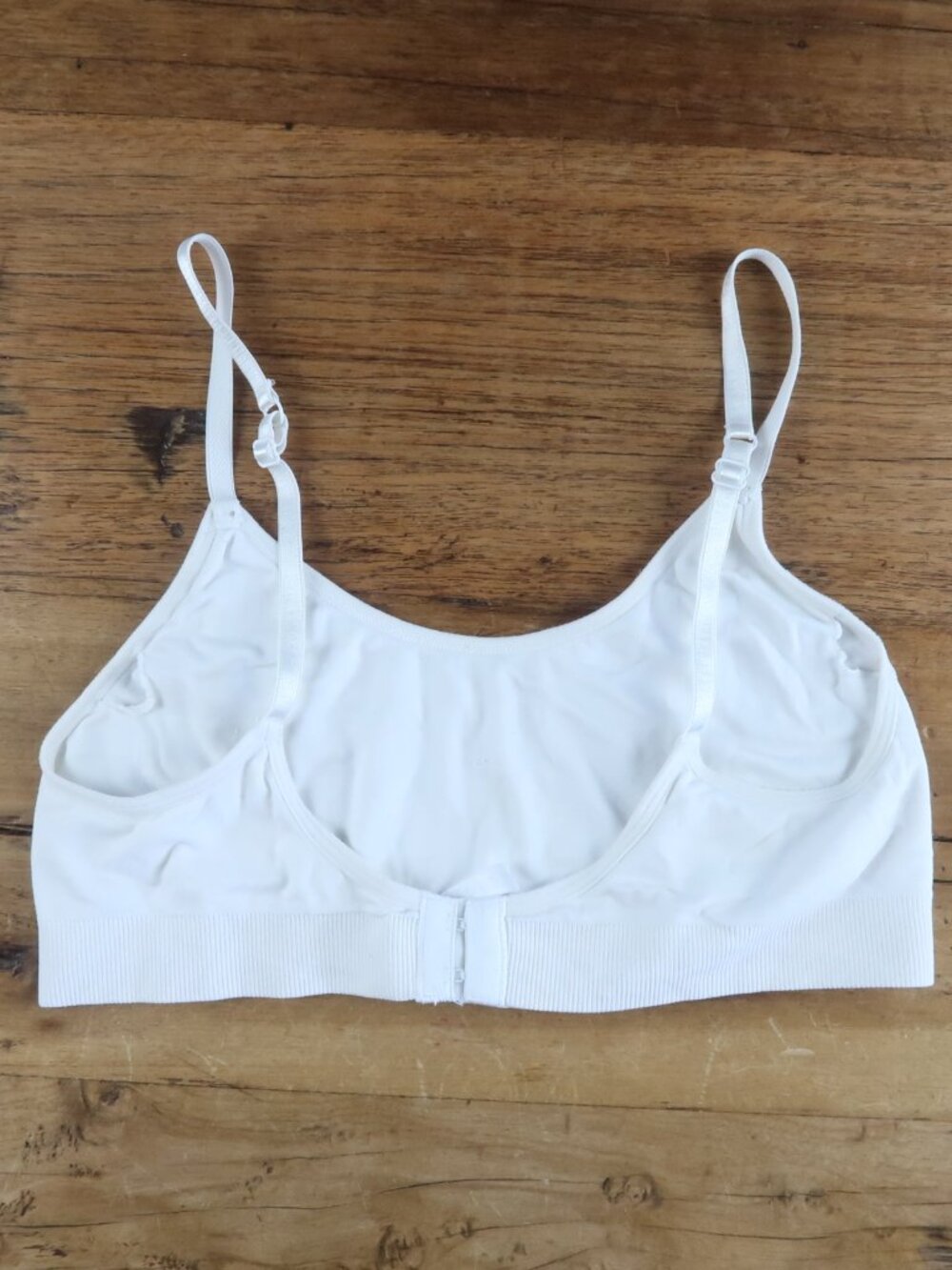 ZENANA OUTFITTERS WHITE T SHIRT BRA WITH ADJUSTABLE STRAPS SIZE S/M - Picture 4 of 7